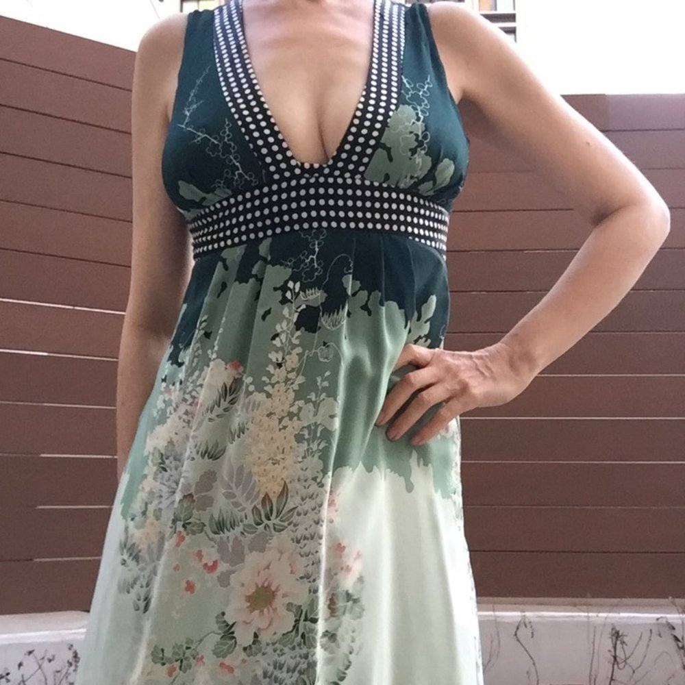 Silk sleeveles dress